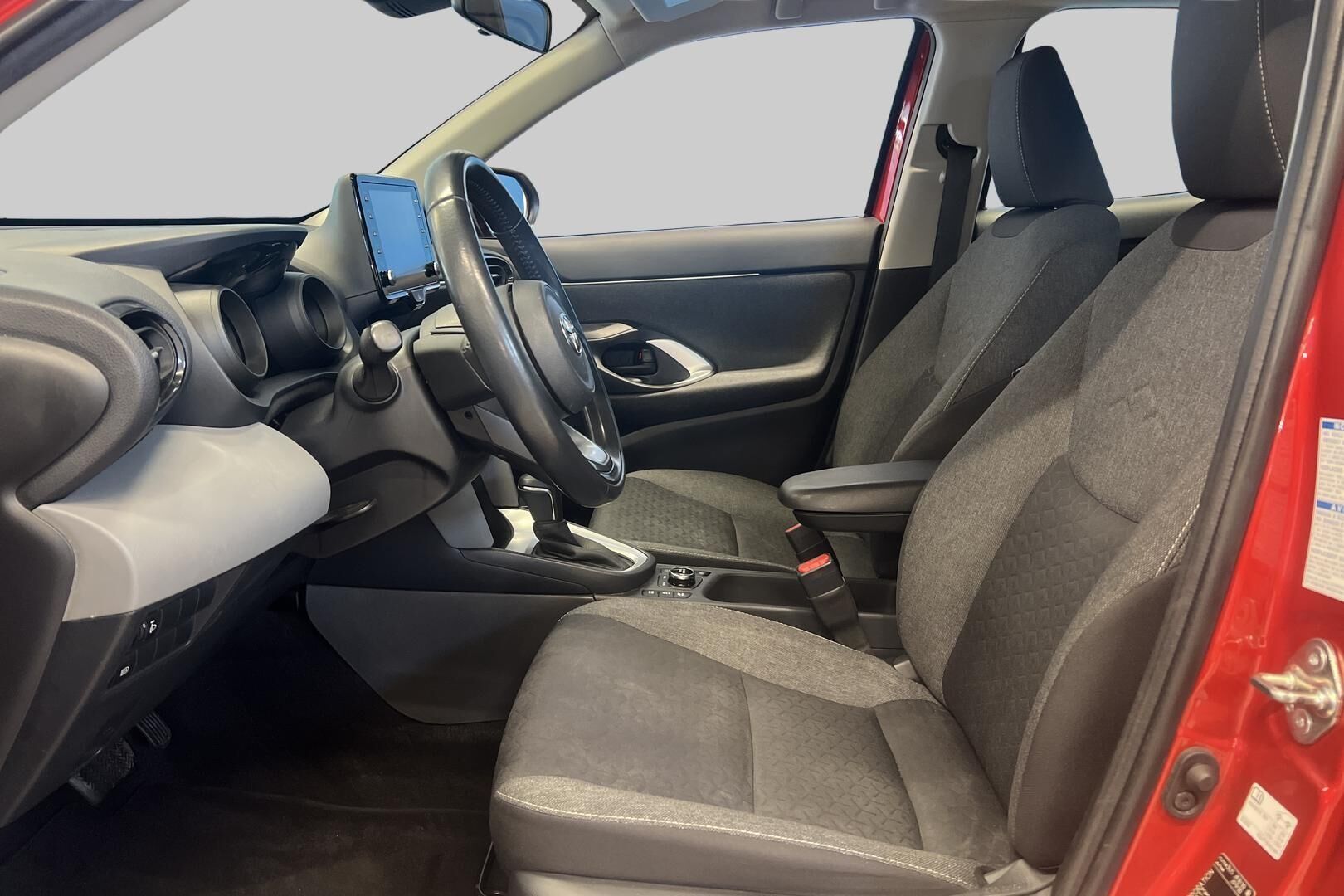 TOYOTA YARIS CROSS iso kuva 8
