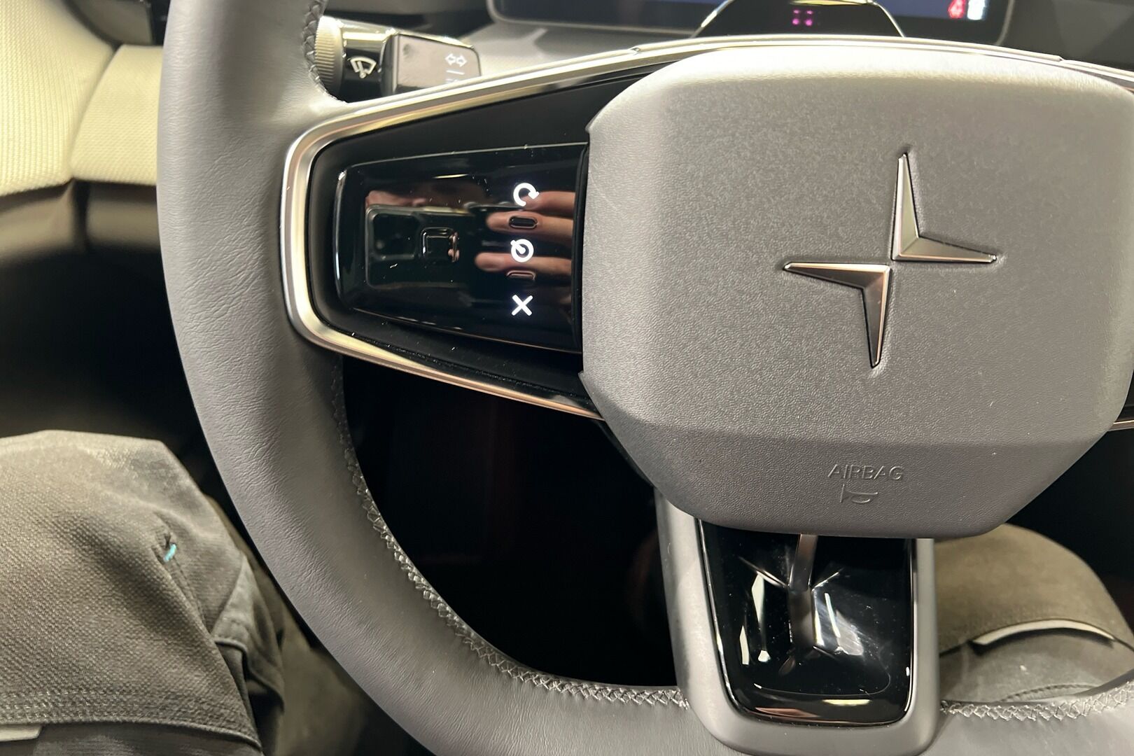POLESTAR 4 iso kuva 23