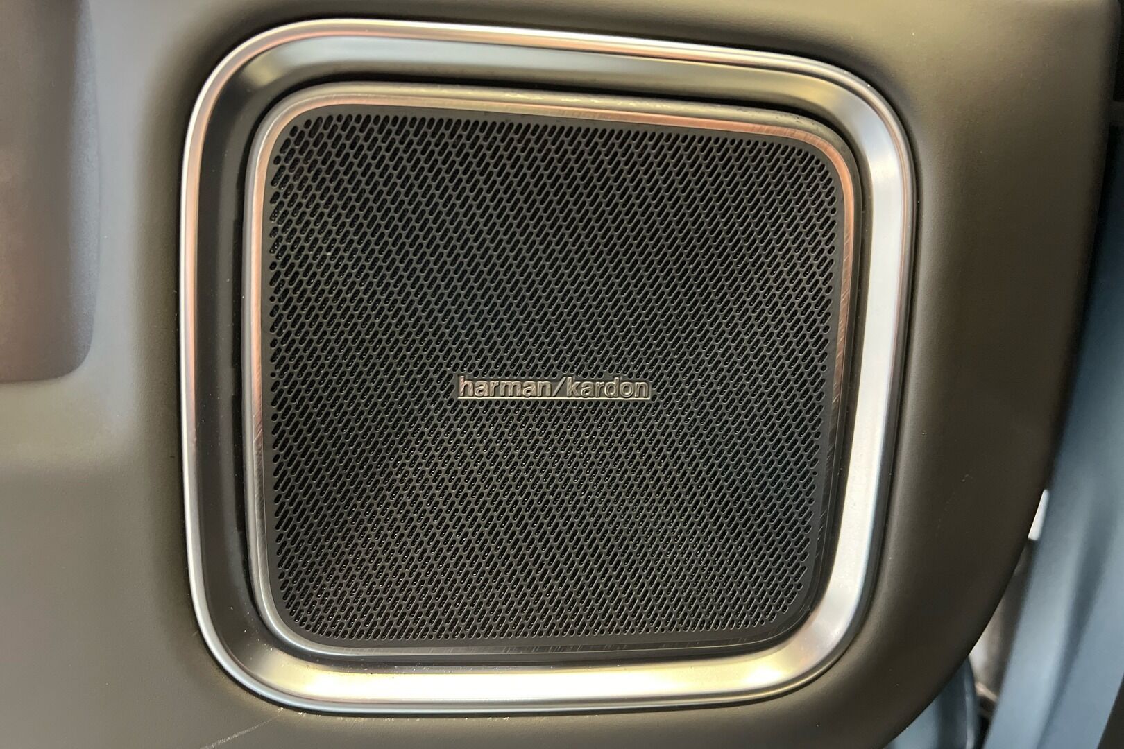 POLESTAR 4 iso kuva 24