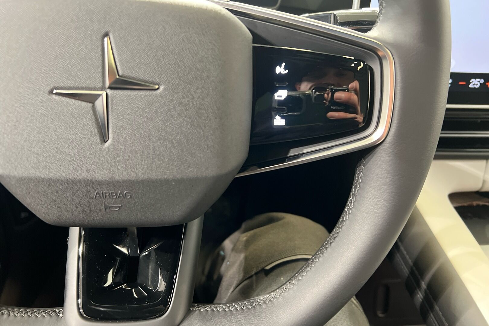 POLESTAR 4 iso kuva 29