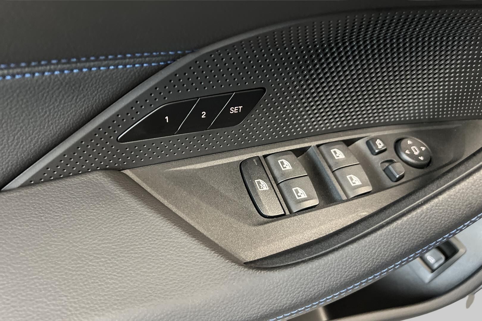 BMW I4 iso kuva 14