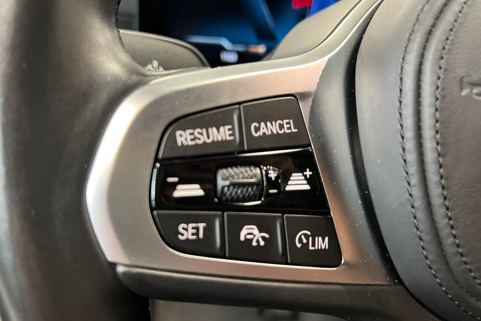 BMW I4 iso kuva 16