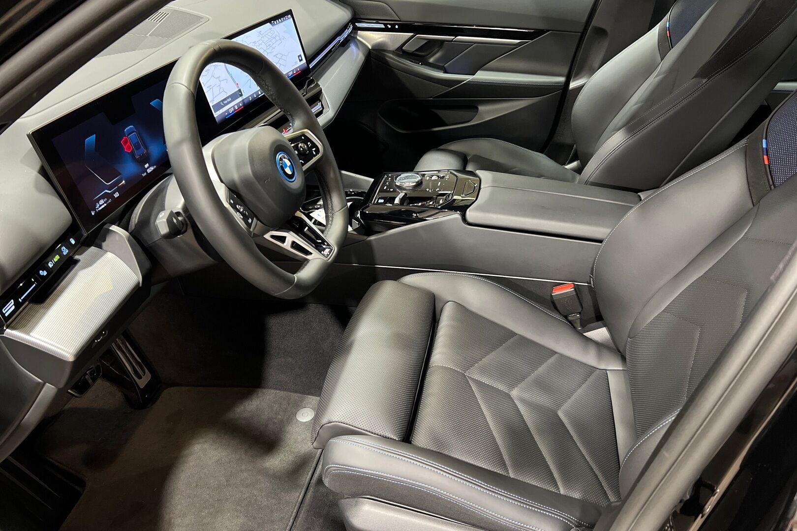 BMW 5-SARJA iso kuva 6