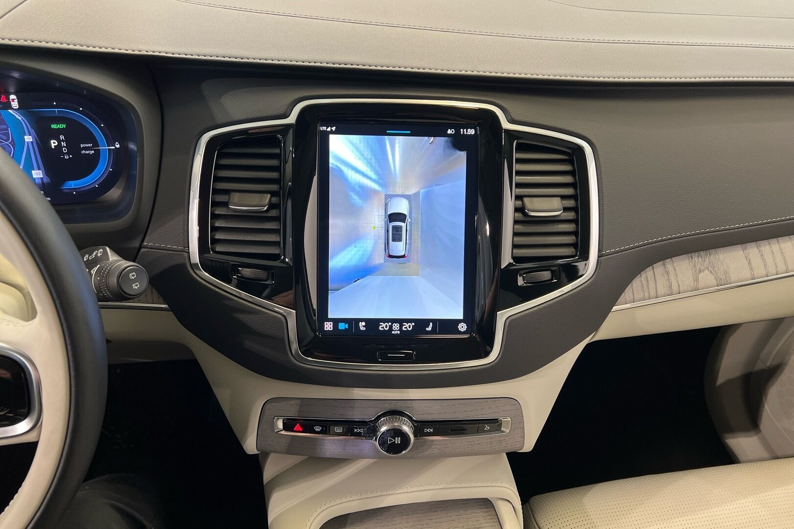 VOLVO XC90 iso kuva 17