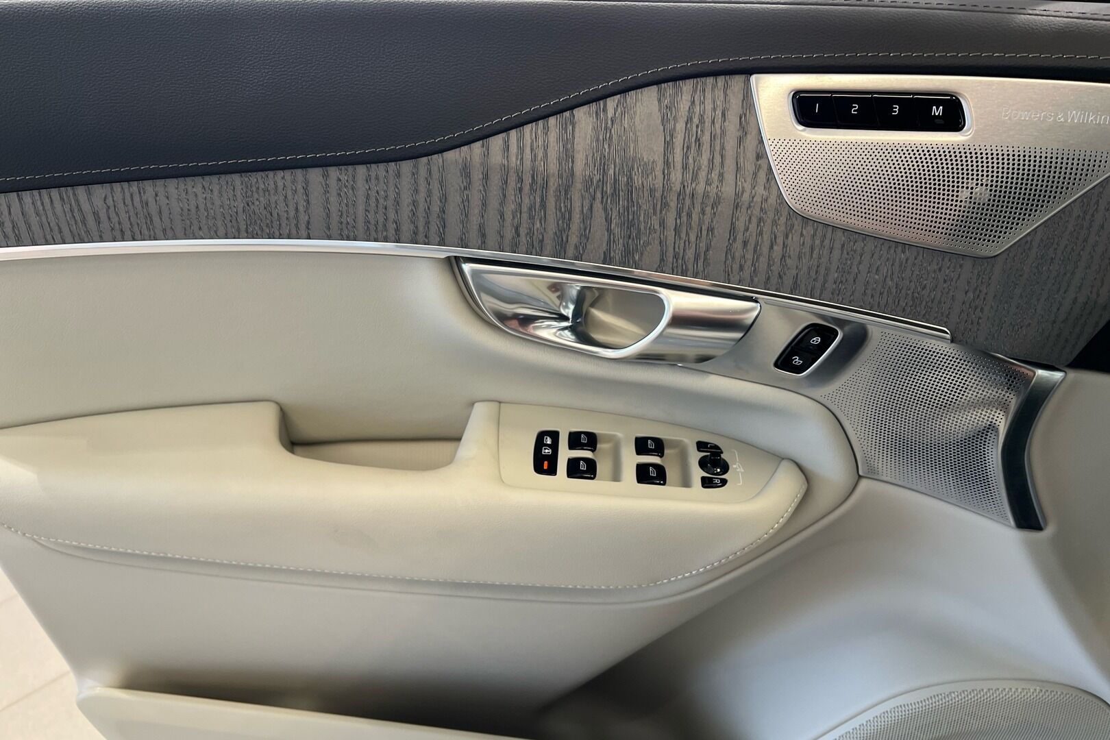 VOLVO XC90 iso kuva 26
