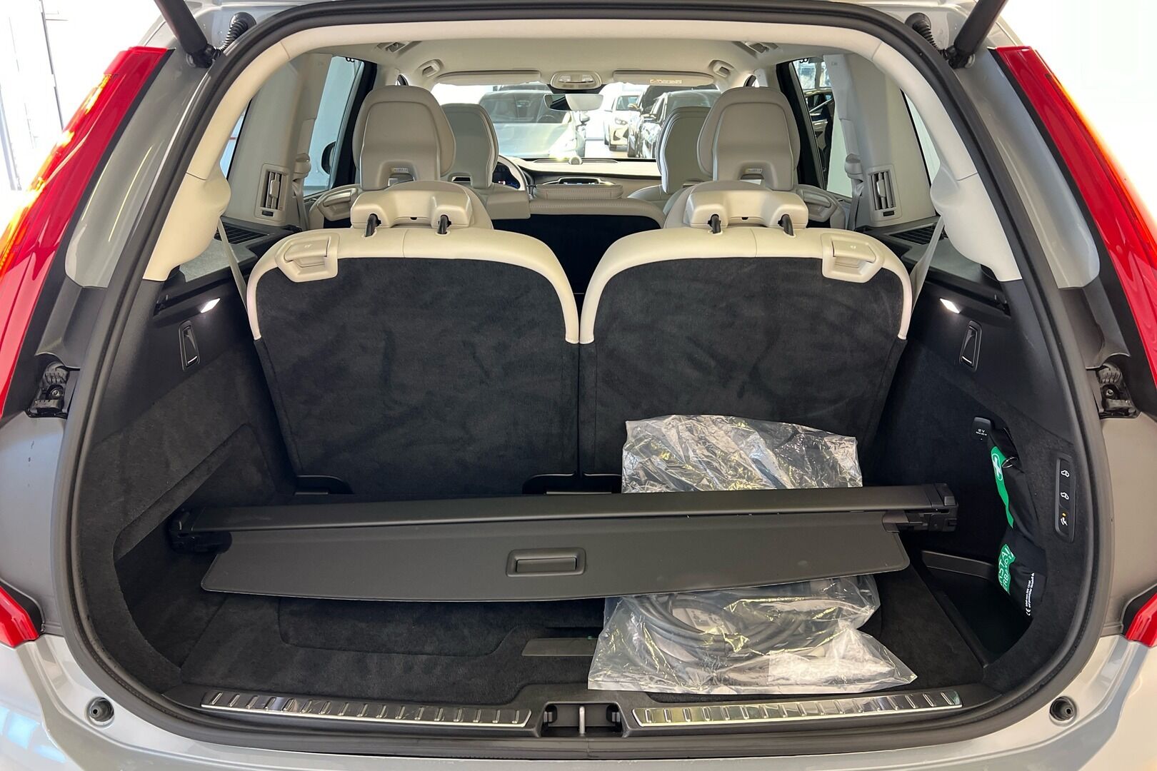VOLVO XC90 iso kuva 9