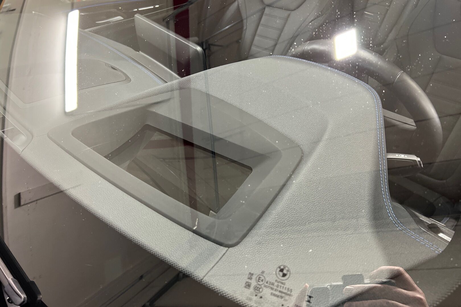 BMW IX3 iso kuva 12