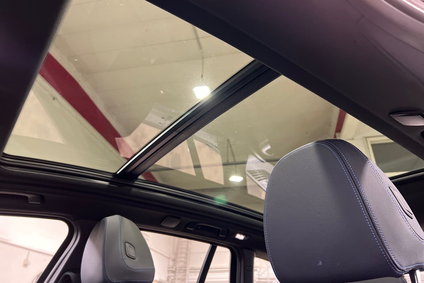 BMW IX3 iso kuva 13