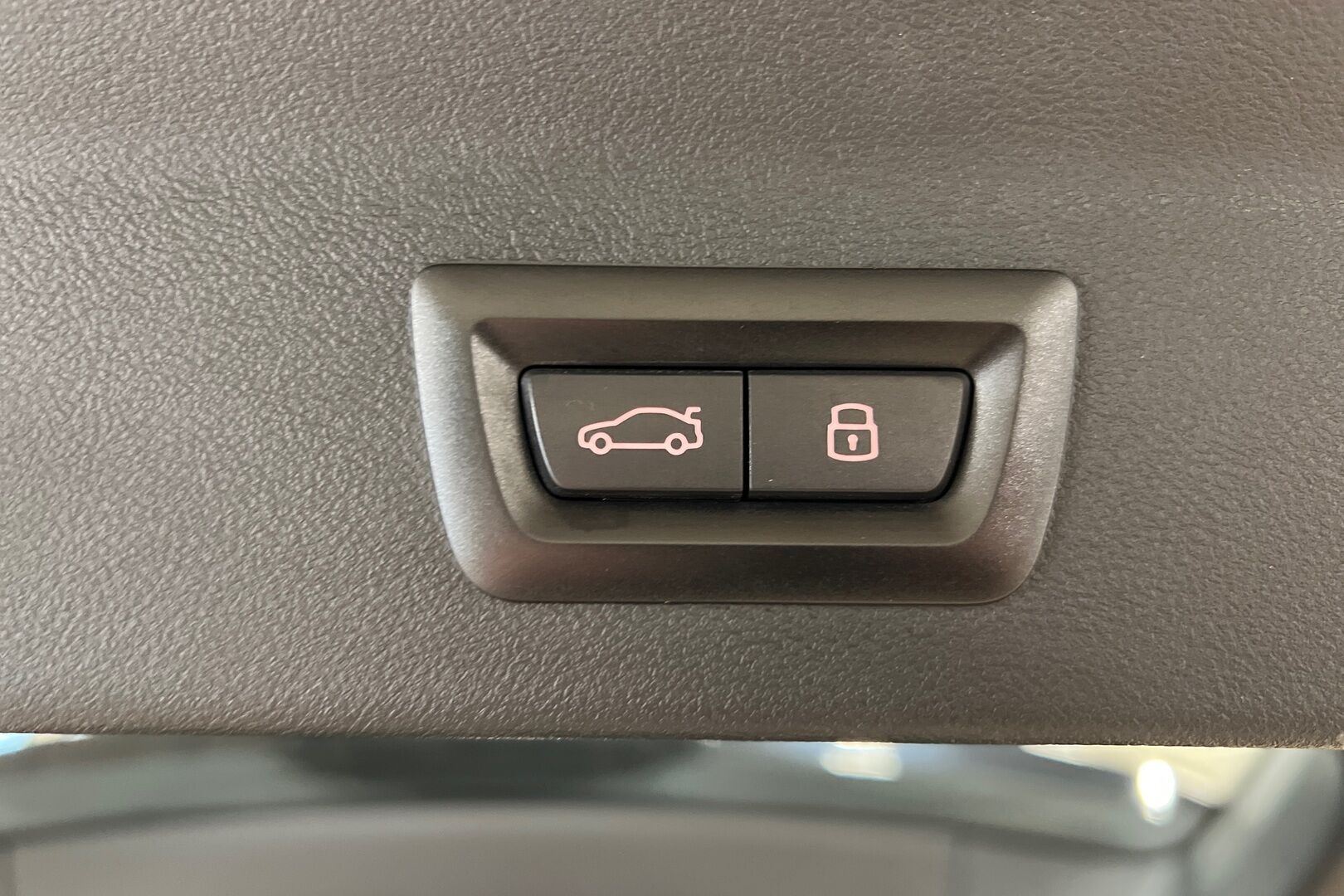 BMW IX3 iso kuva 20