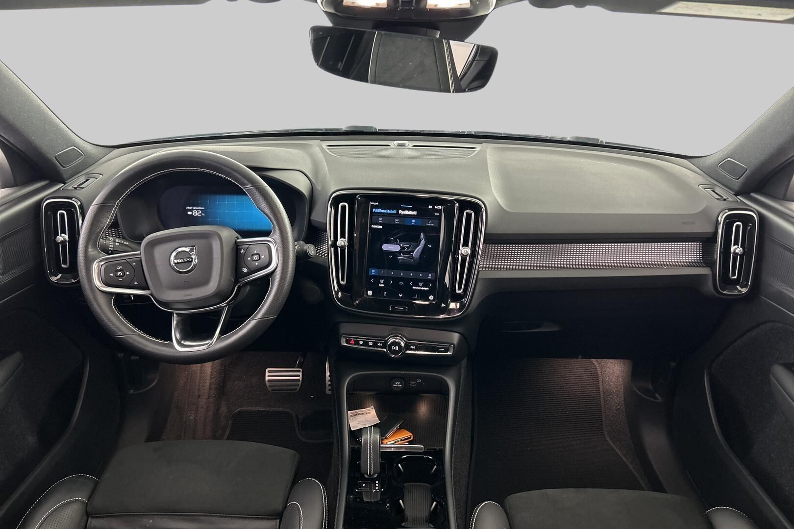 VOLVO XC40 iso kuva 9