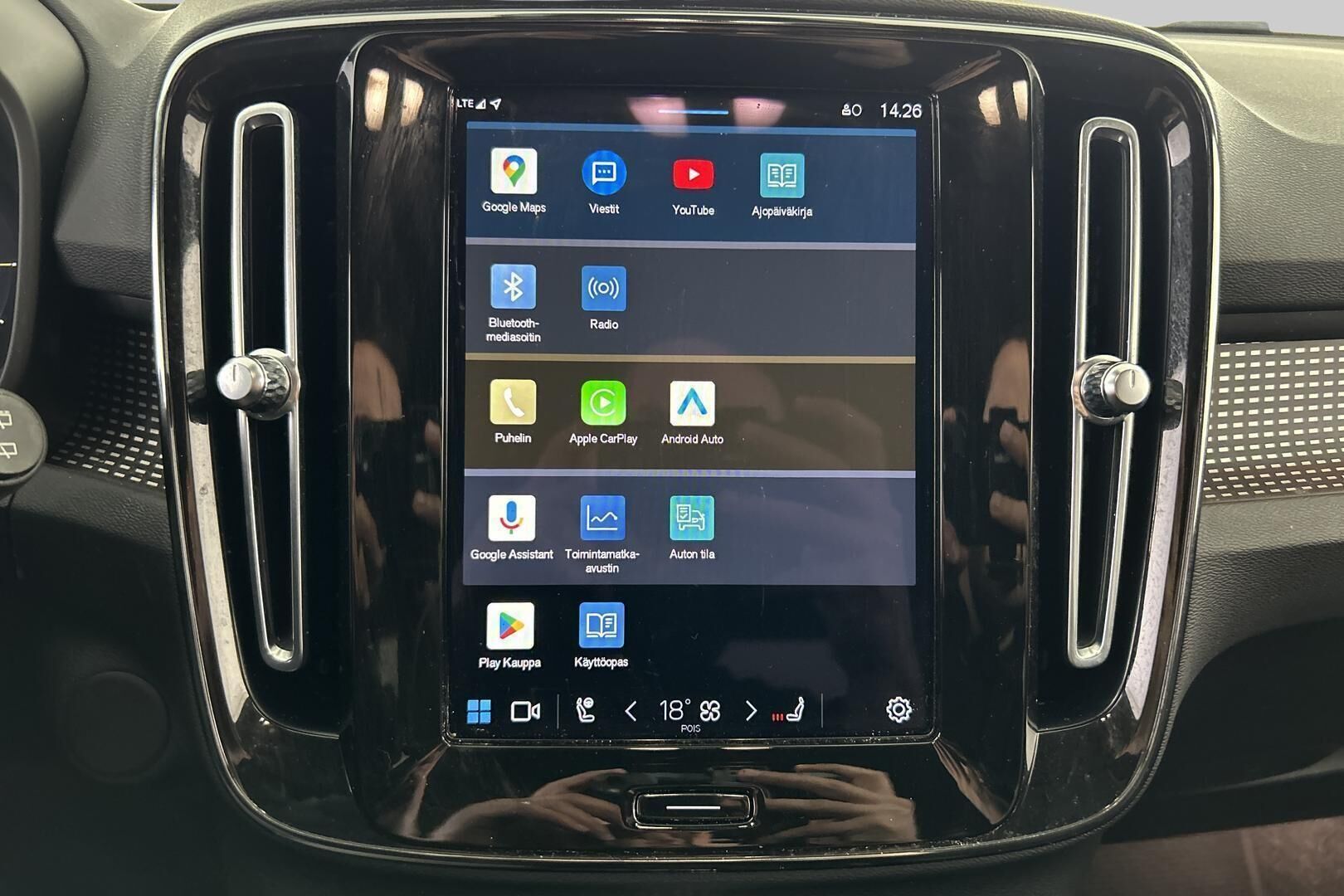 VOLVO XC40 iso kuva 16