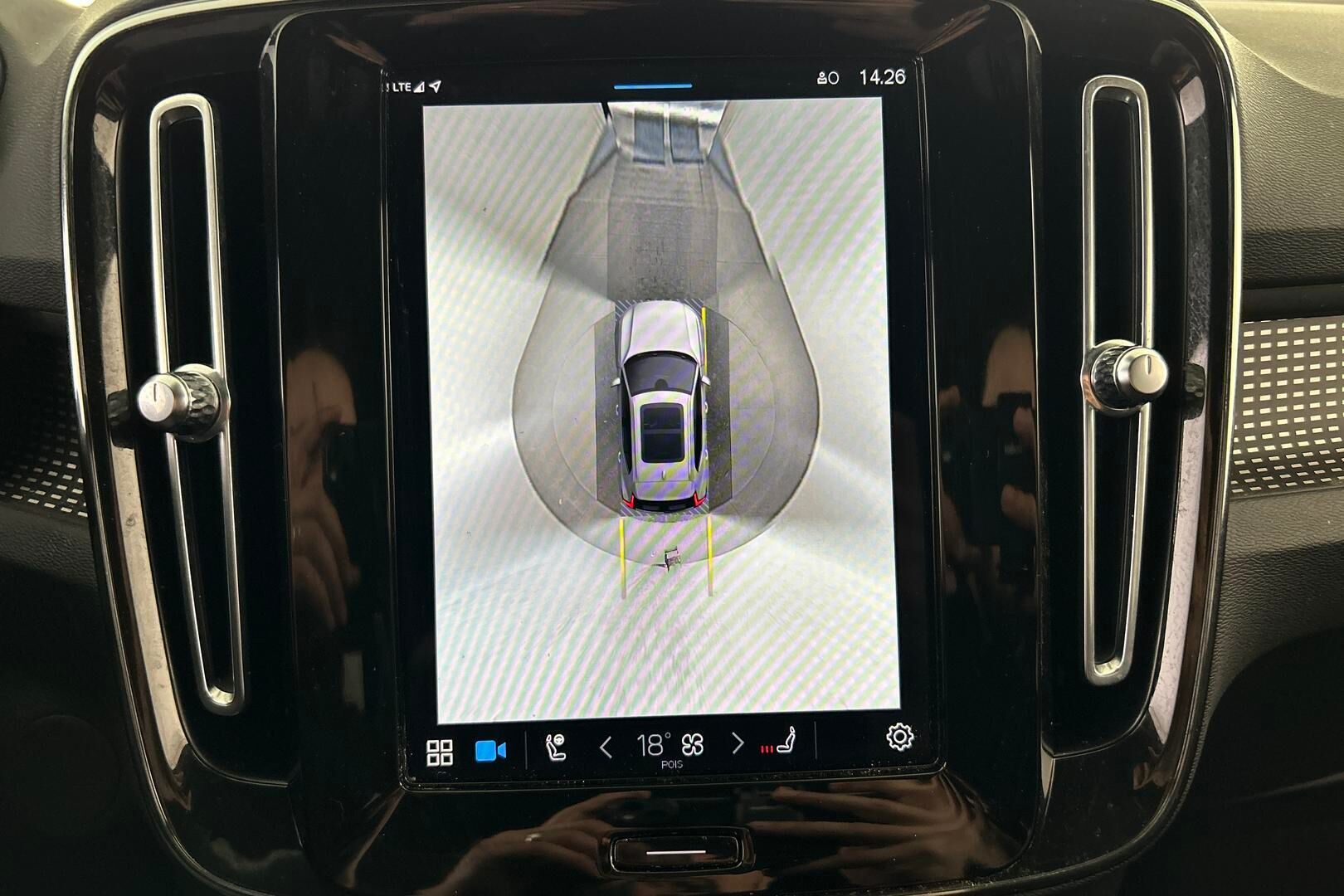 VOLVO XC40 iso kuva 17