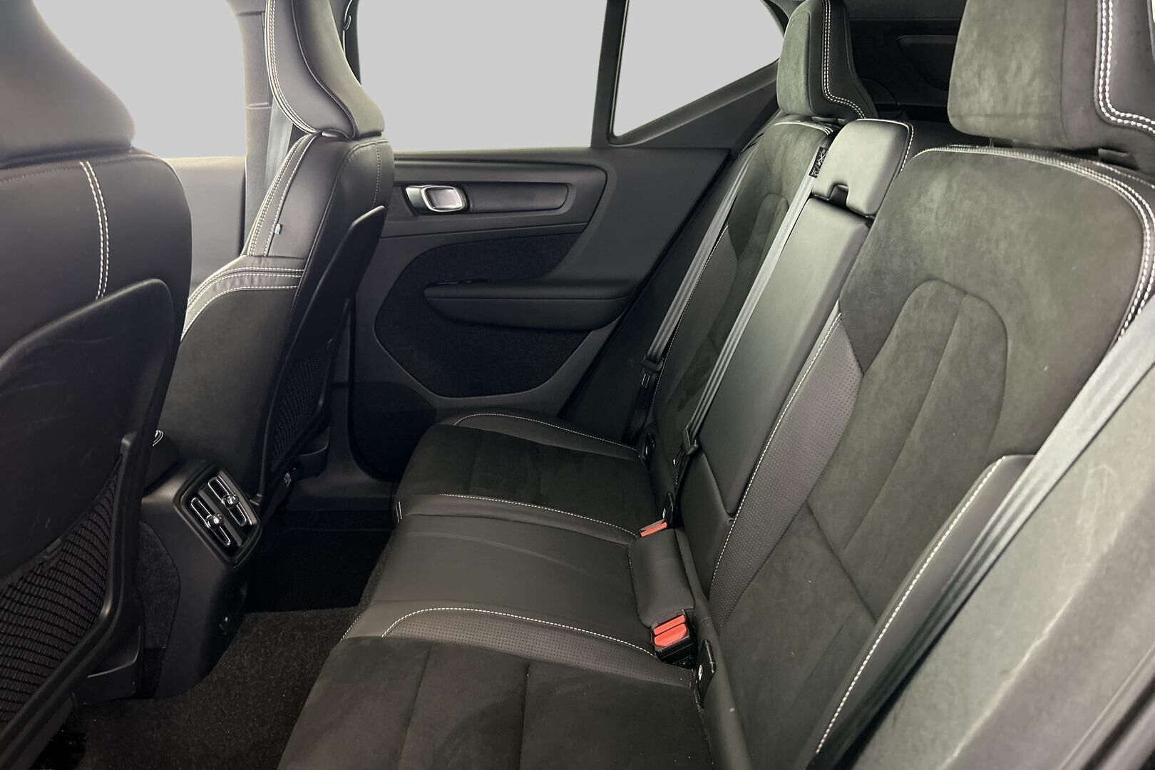 VOLVO XC40 iso kuva 8