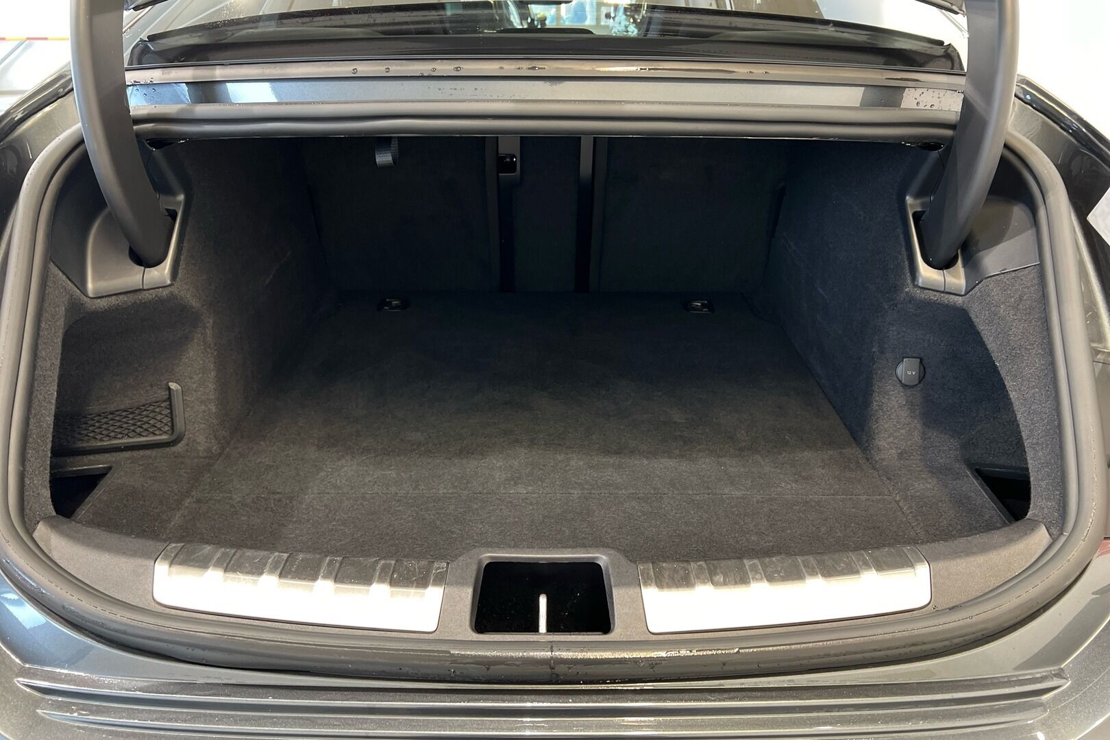 AUDI E-TRON GT iso kuva 12
