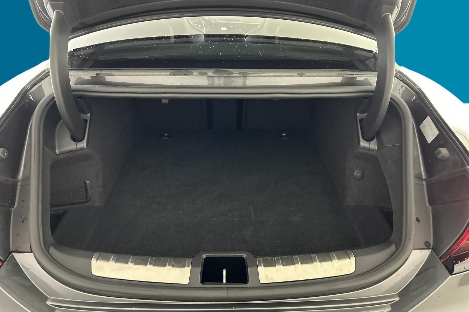 AUDI e-tron GT iso kuva 12