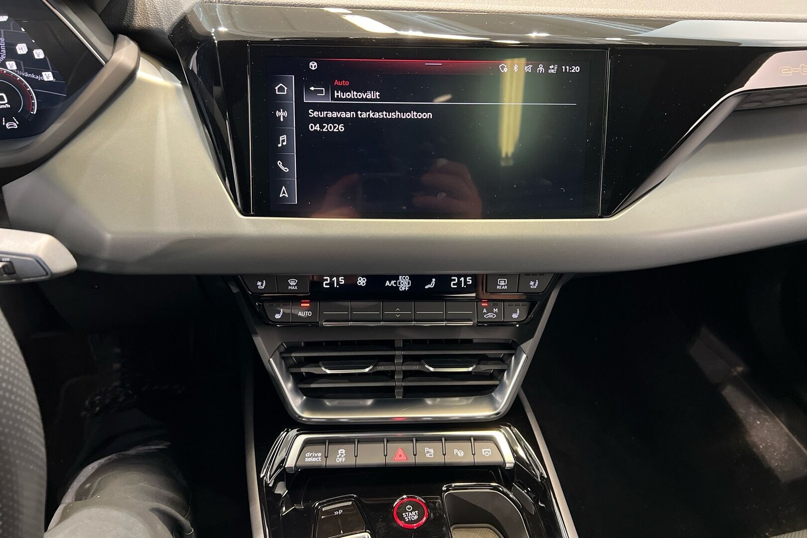 AUDI E-TRON GT iso kuva 13