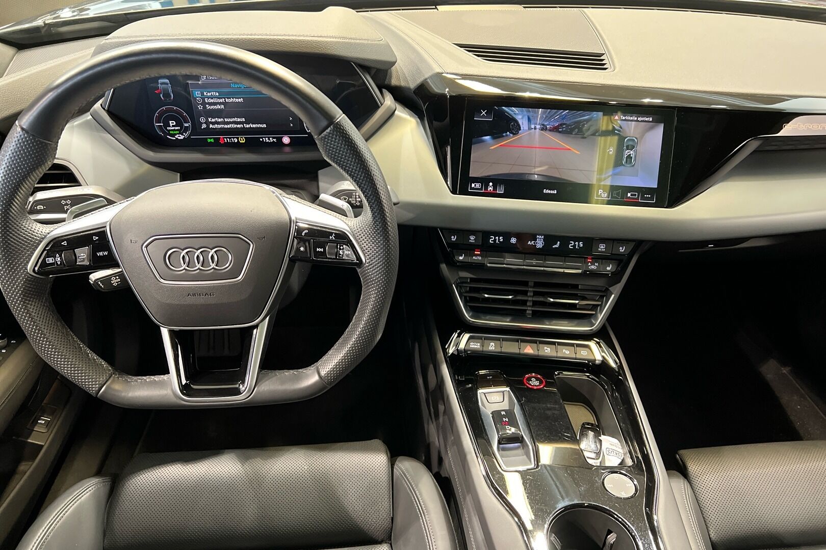 AUDI E-TRON GT iso kuva 16