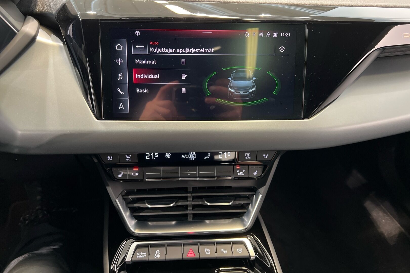 AUDI E-TRON GT iso kuva 17
