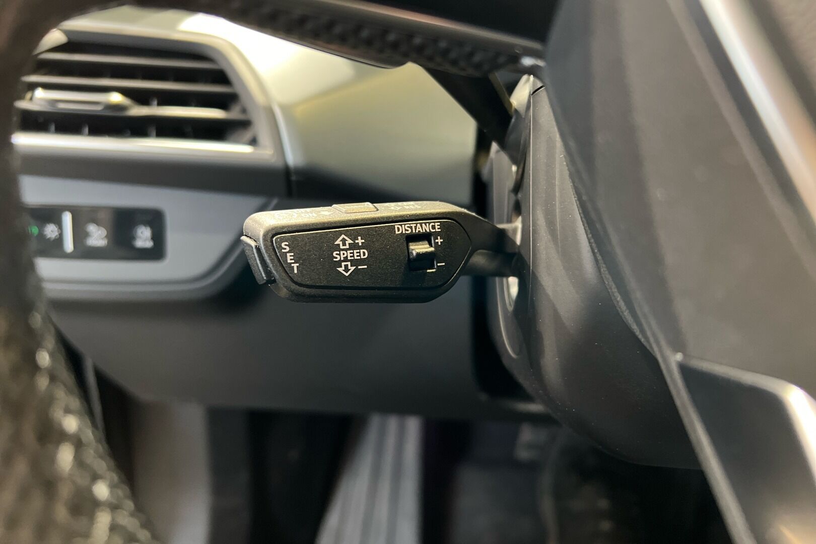 AUDI E-TRON GT iso kuva 23