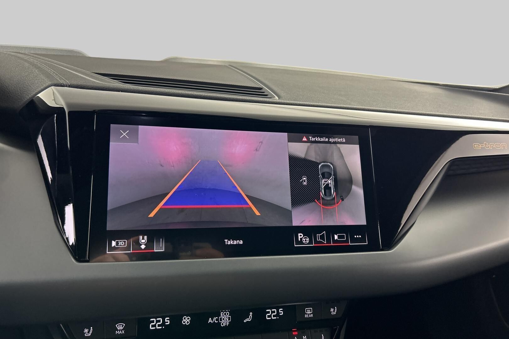 AUDI e-tron GT iso kuva 23