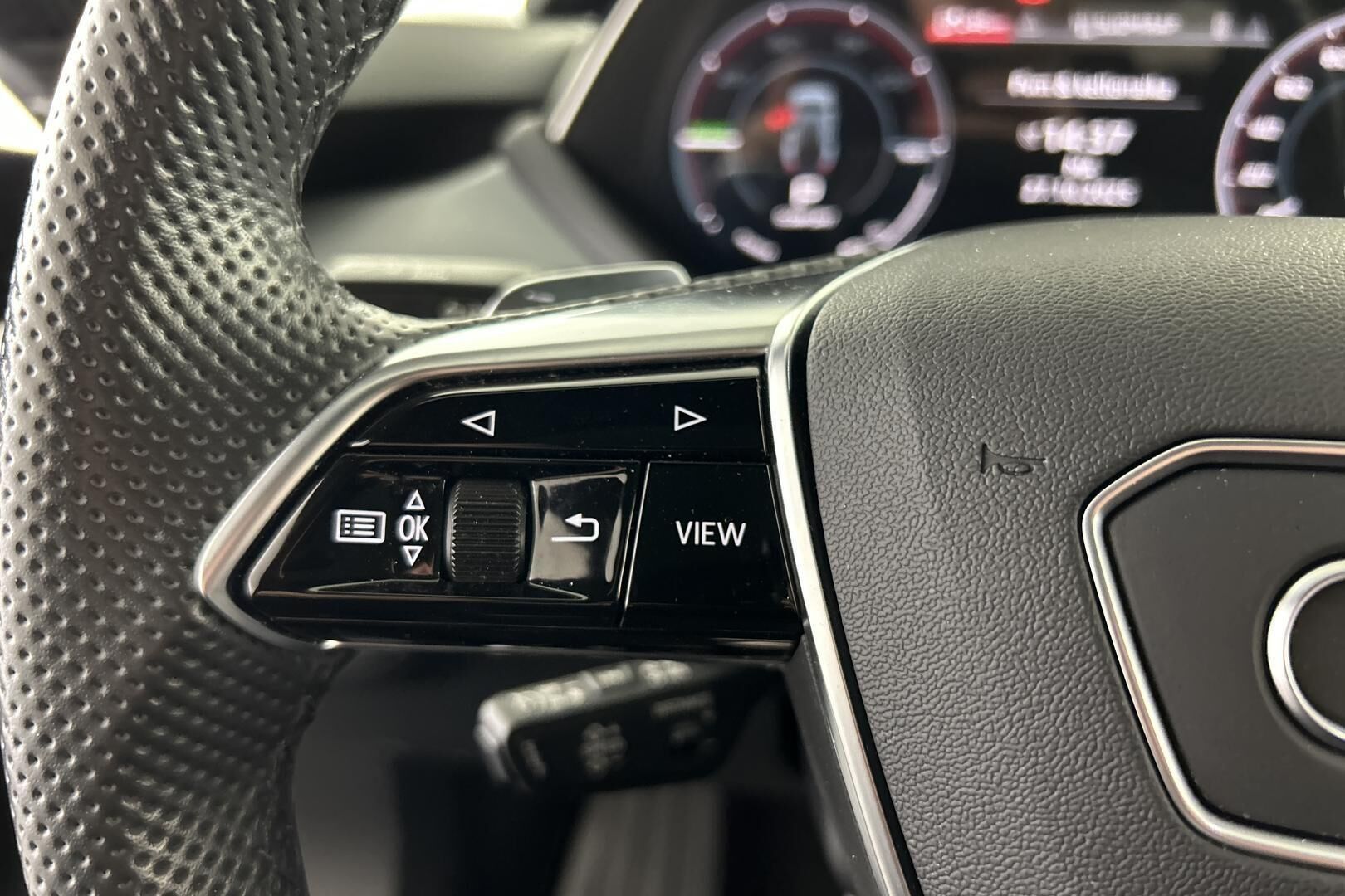 AUDI e-tron GT iso kuva 24