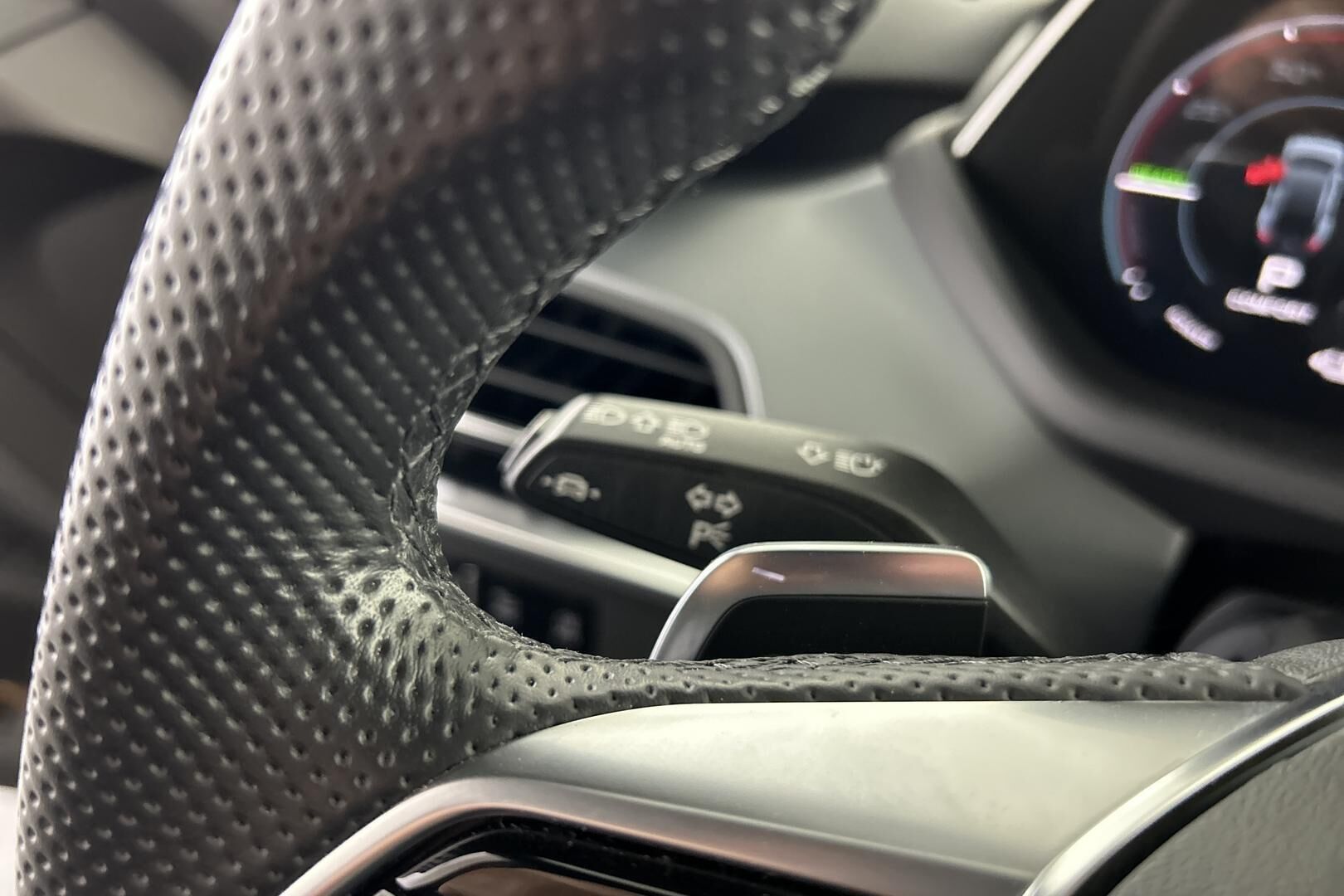 AUDI e-tron GT iso kuva 27