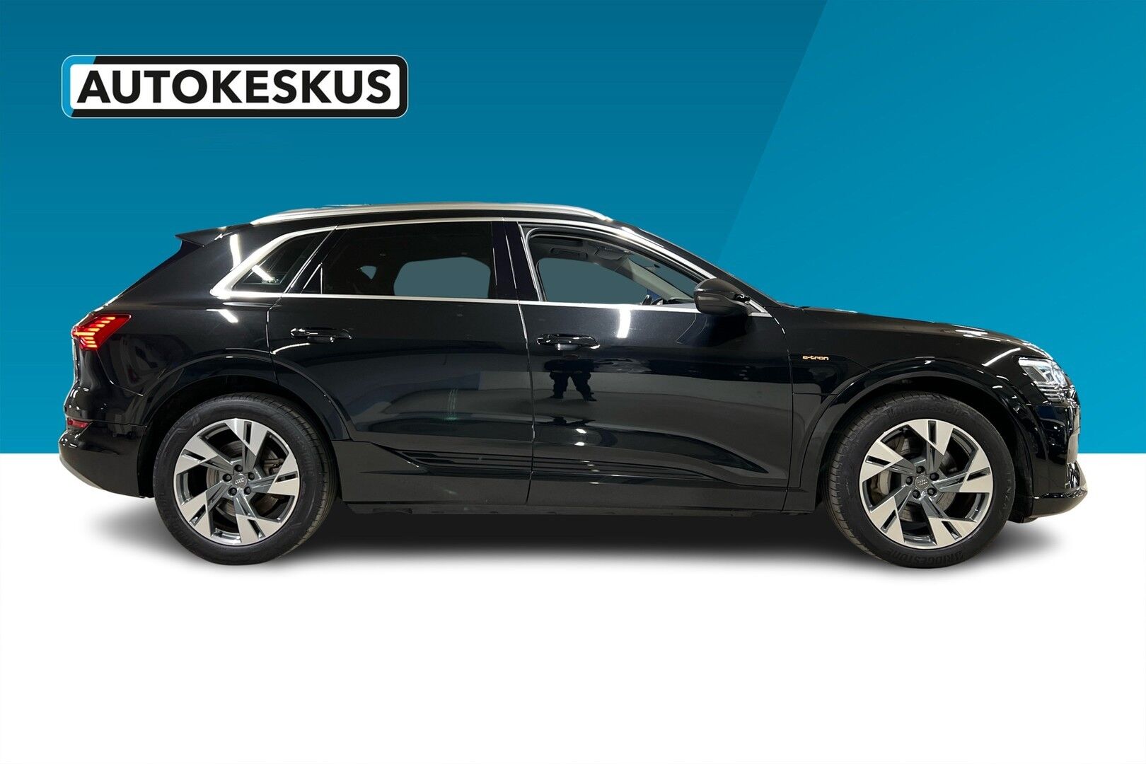 AUDI E-TRON iso kuva 15