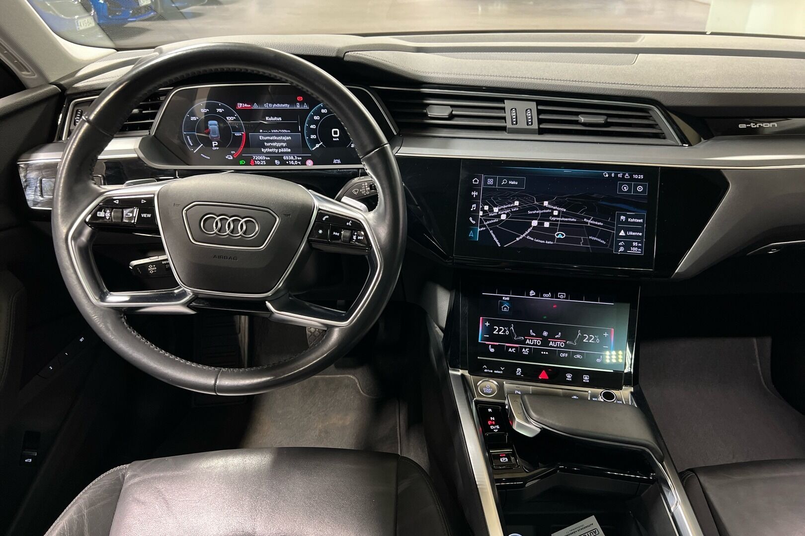 AUDI E-TRON iso kuva 5