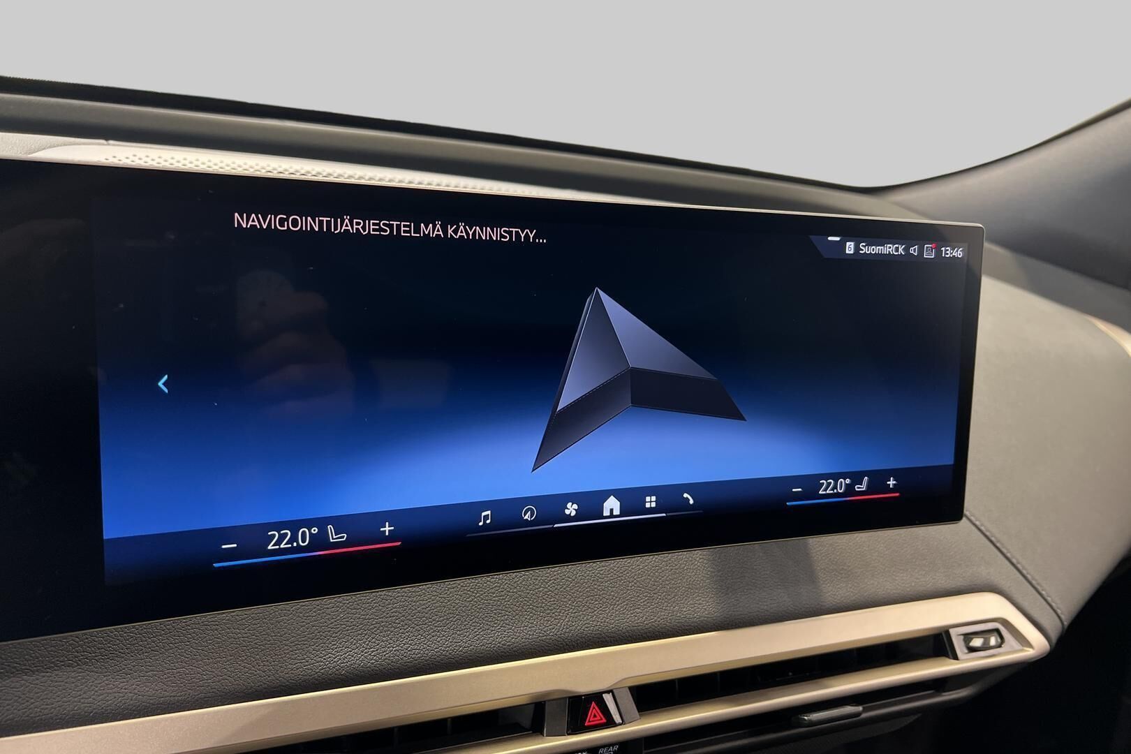 BMW IX iso kuva 10