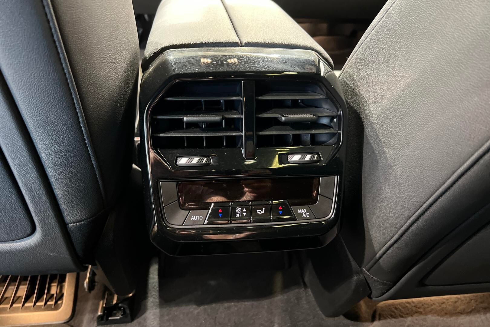 BMW IX iso kuva 26