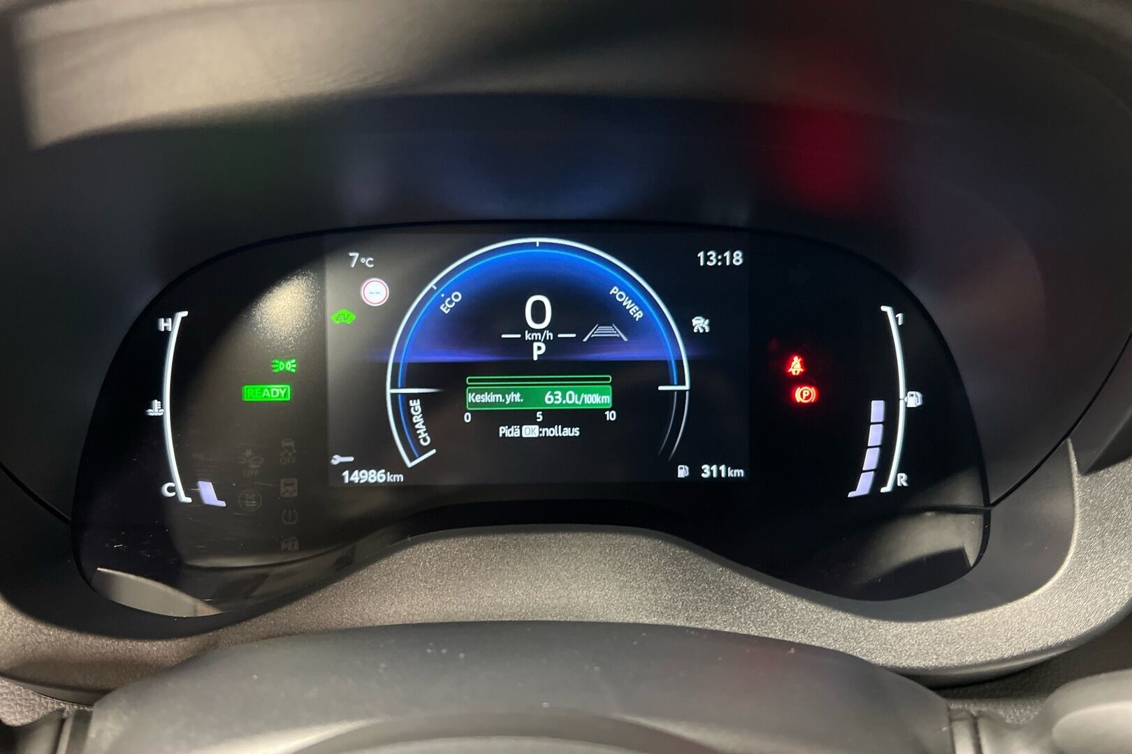 Toyota Yaris iso kuva 11