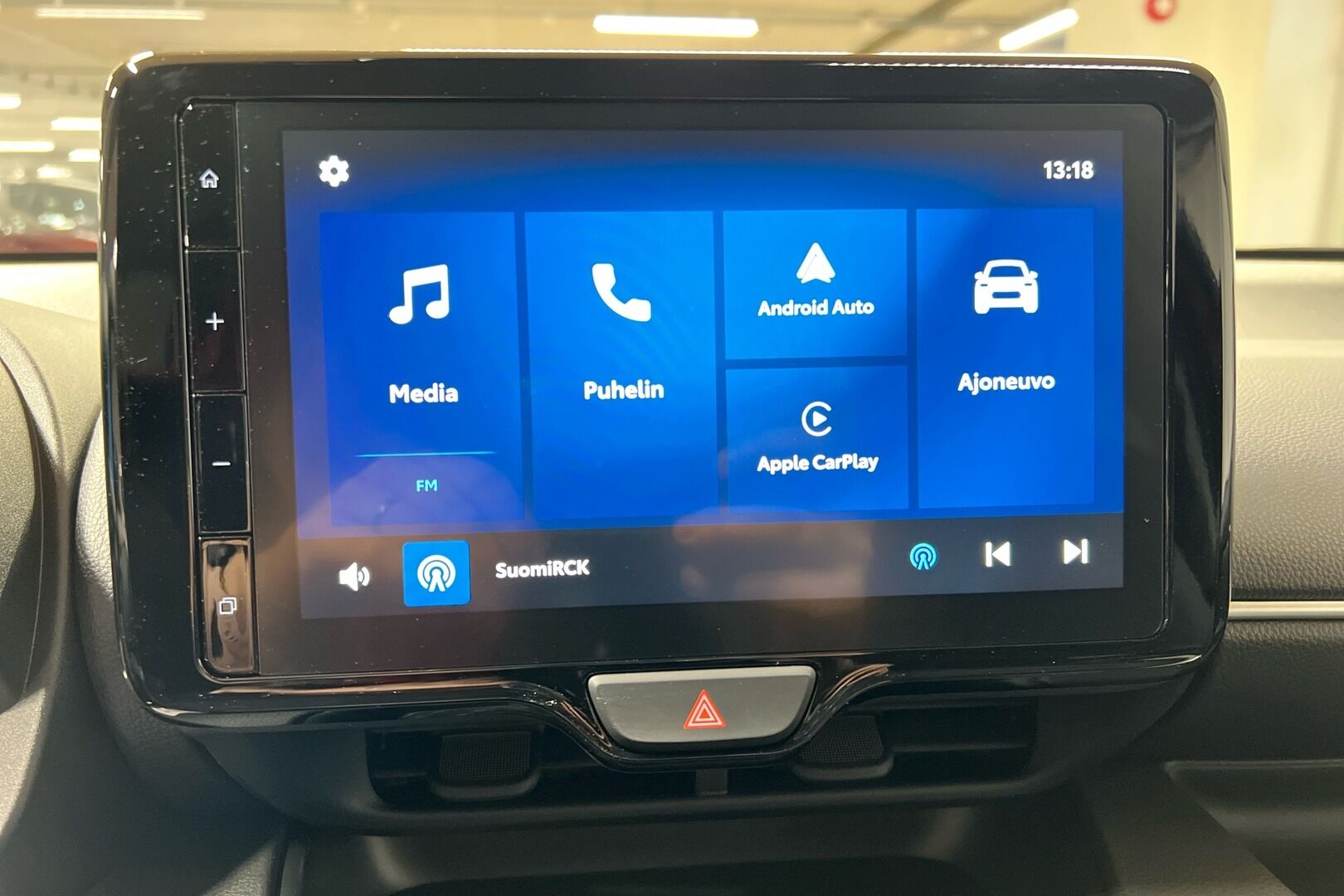 Toyota Yaris iso kuva 12