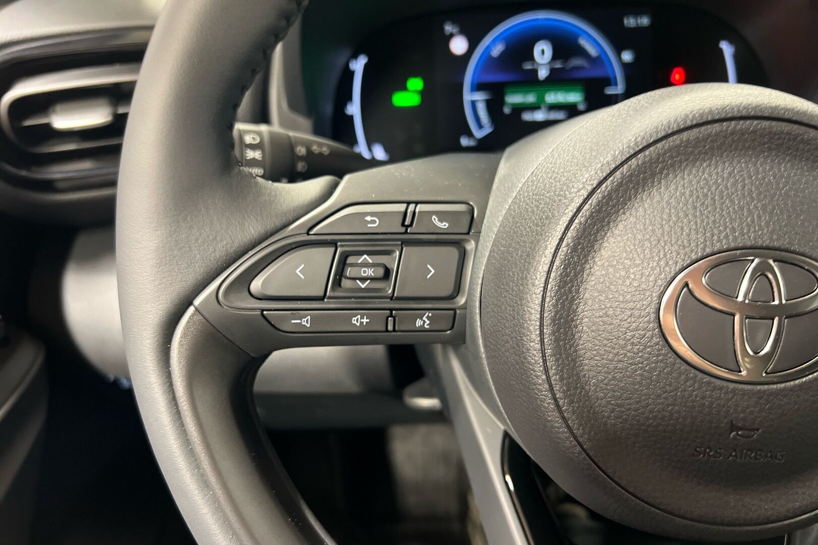 Toyota Yaris iso kuva 15