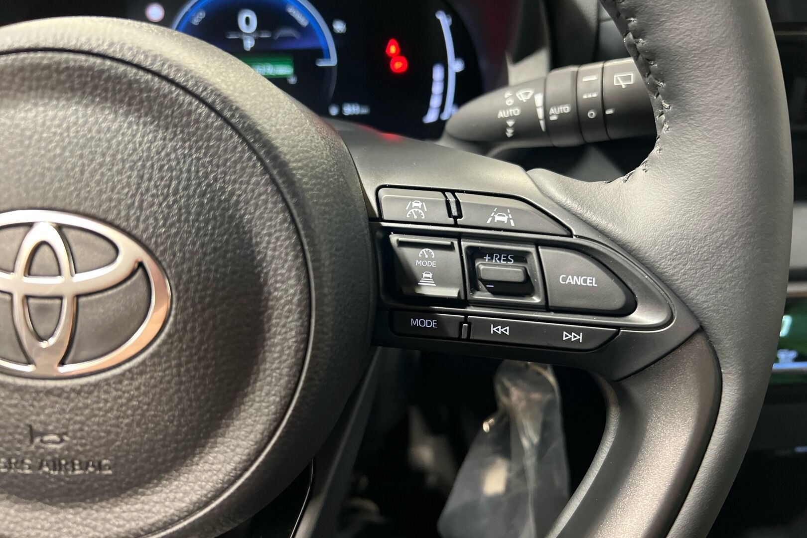 Toyota Yaris iso kuva 16