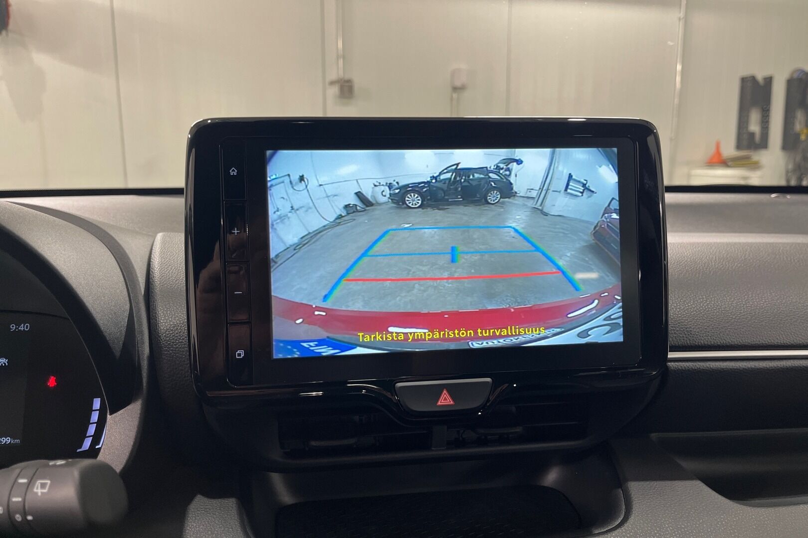 Toyota Yaris iso kuva 10