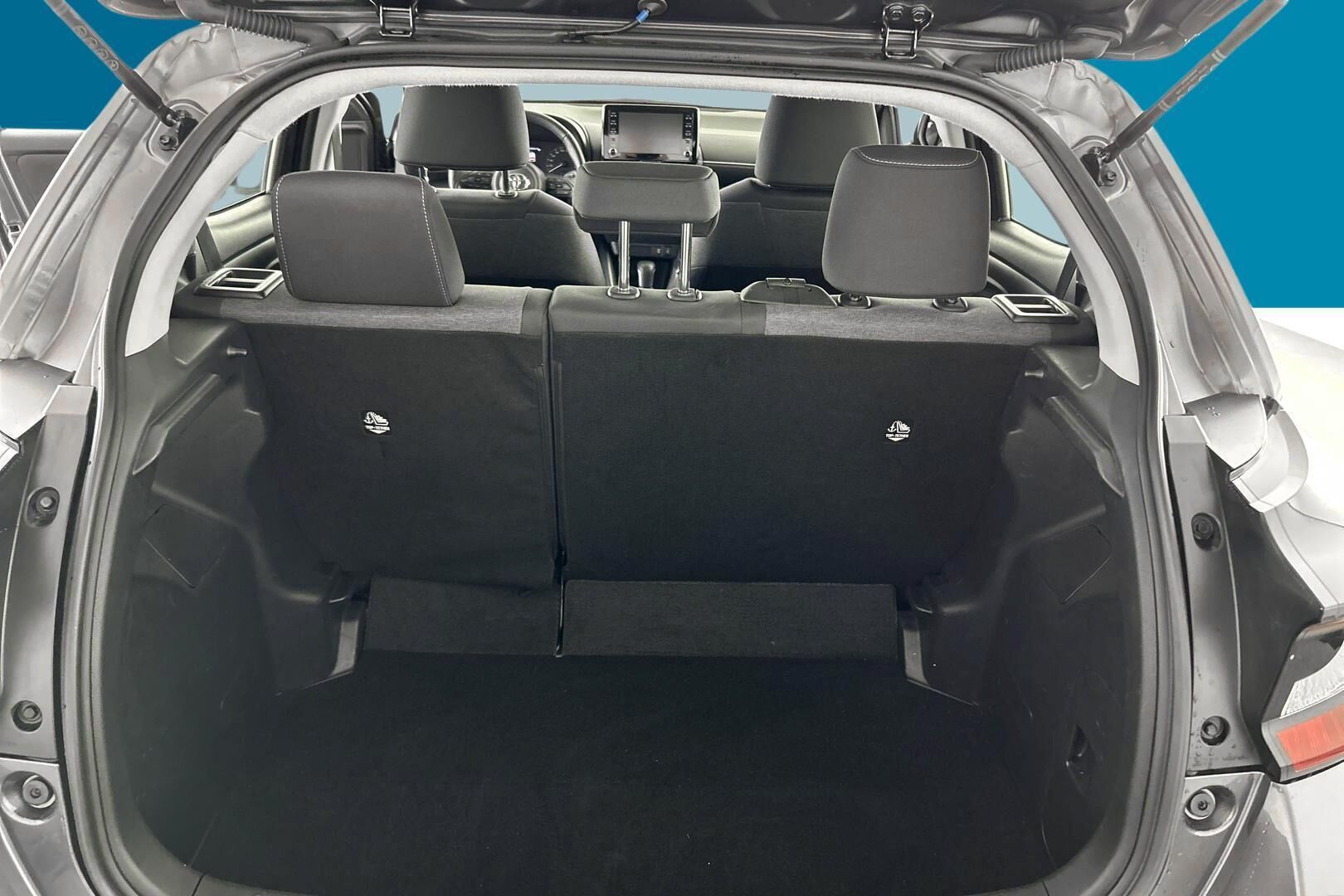 Toyota Yaris iso kuva 11