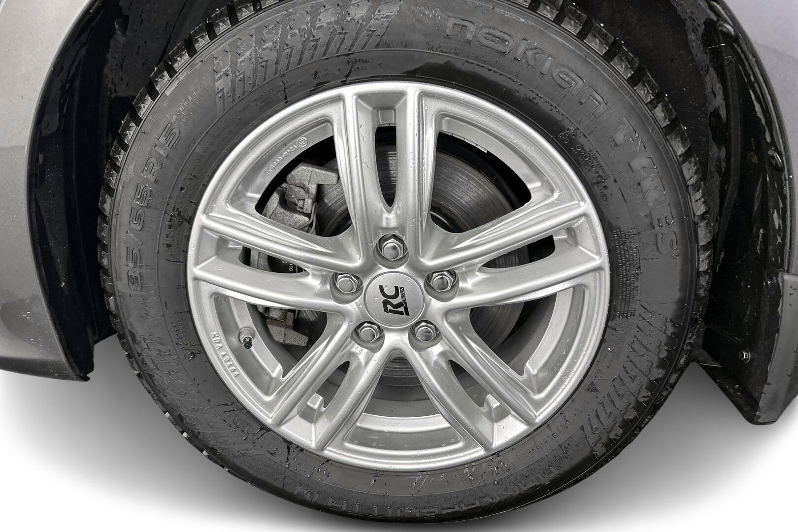 Toyota Yaris iso kuva 12