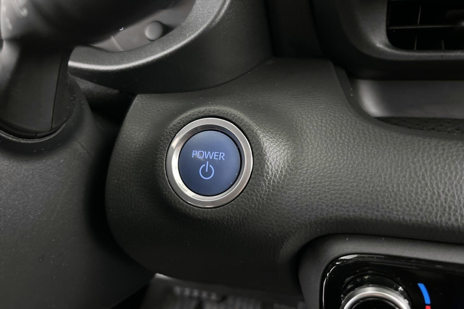 Toyota Yaris iso kuva 18