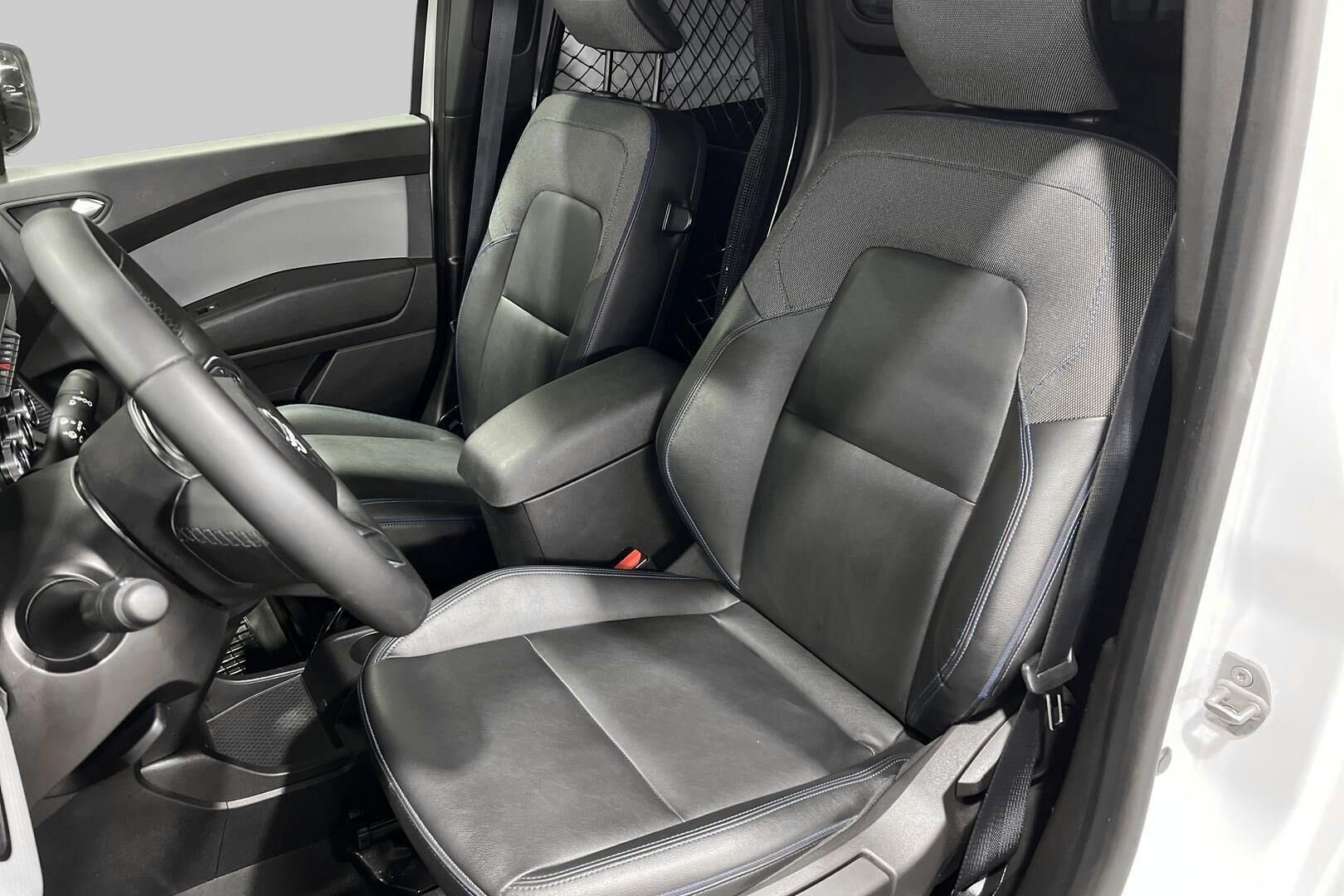 Nissan Townstar iso kuva 10