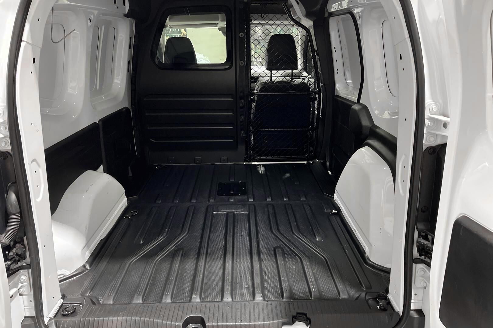 Nissan Townstar iso kuva 12