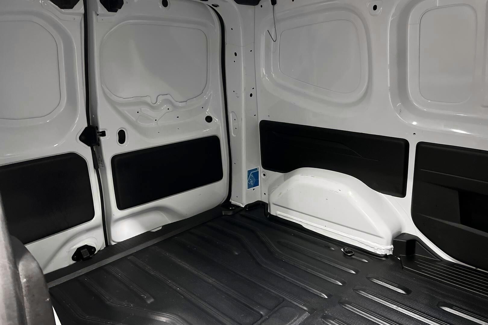 Nissan Townstar iso kuva 14