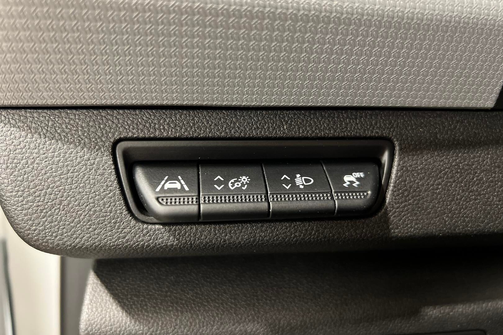 Nissan Townstar iso kuva 16