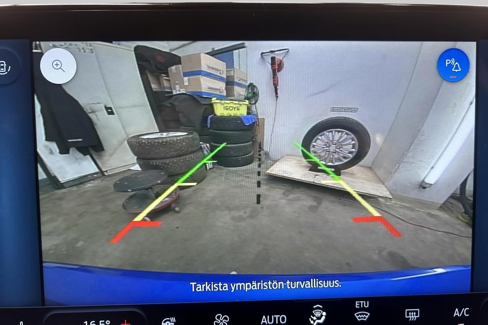 Ford Focus iso kuva 19