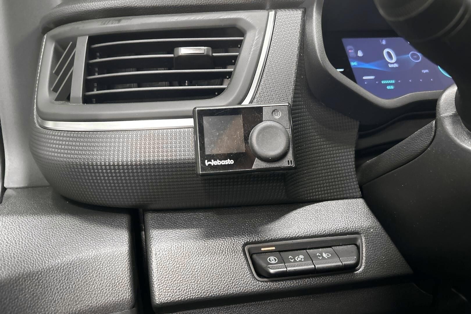 Nissan Primastar iso kuva 23