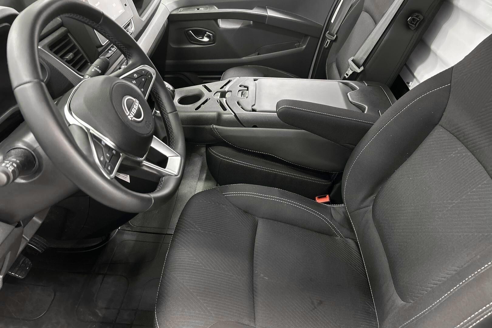 Nissan Primastar iso kuva 8