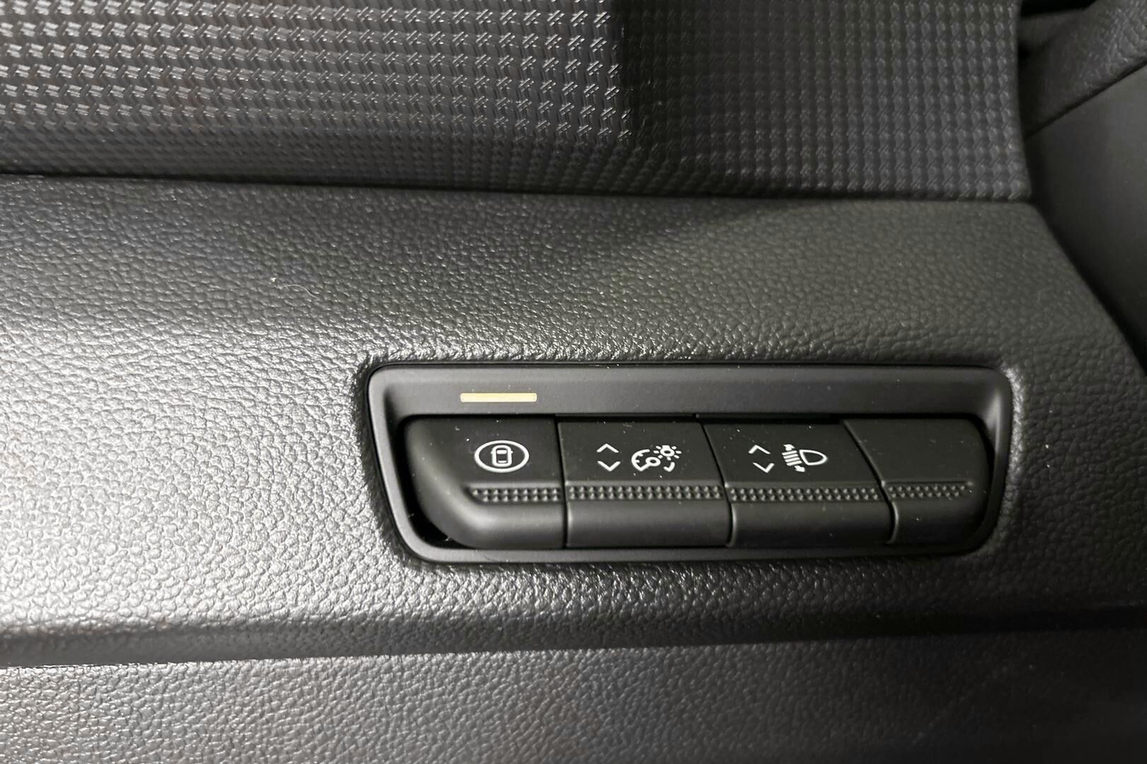Nissan Primastar iso kuva 22