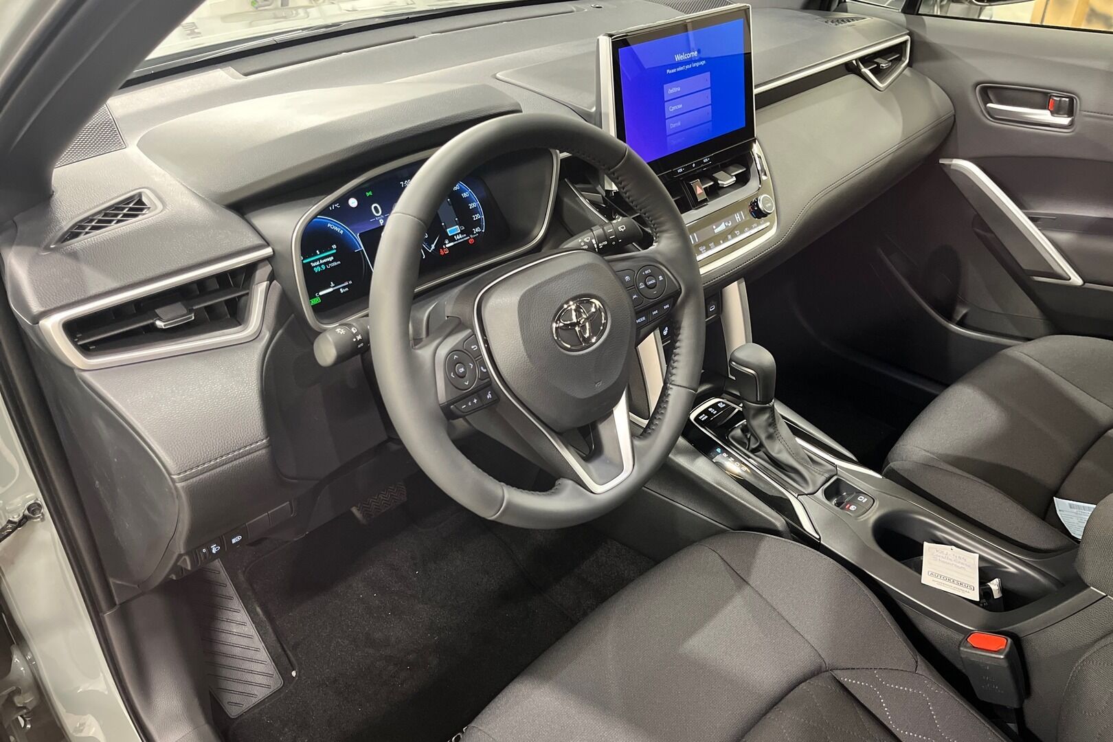 Toyota Corolla Cross iso kuva 6