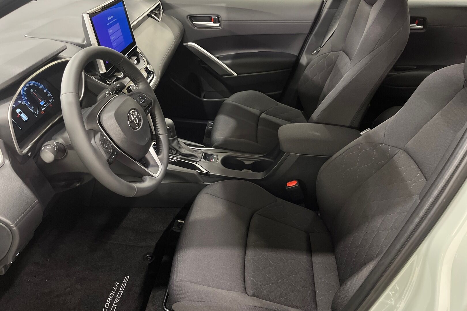Toyota Corolla Cross iso kuva 7