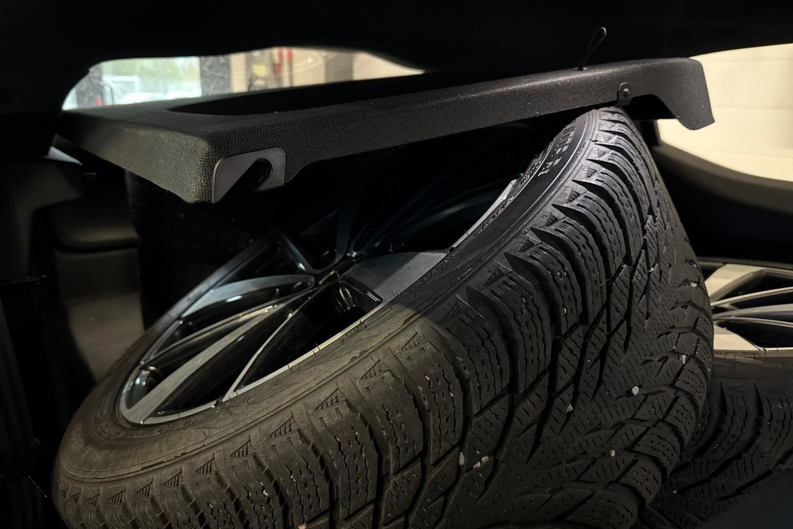 Polestar 2 iso kuva 5