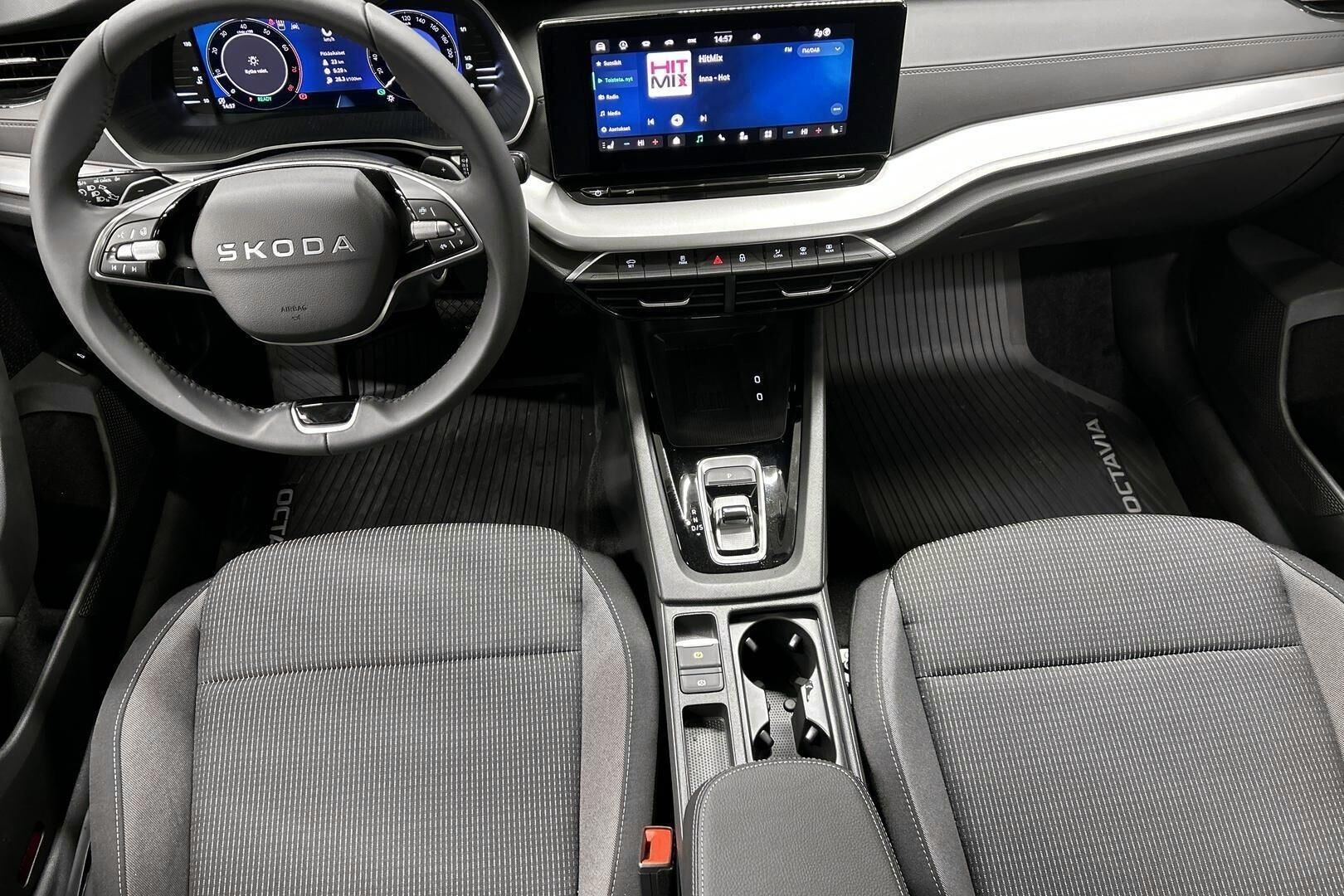 Skoda Octavia iso kuva 10